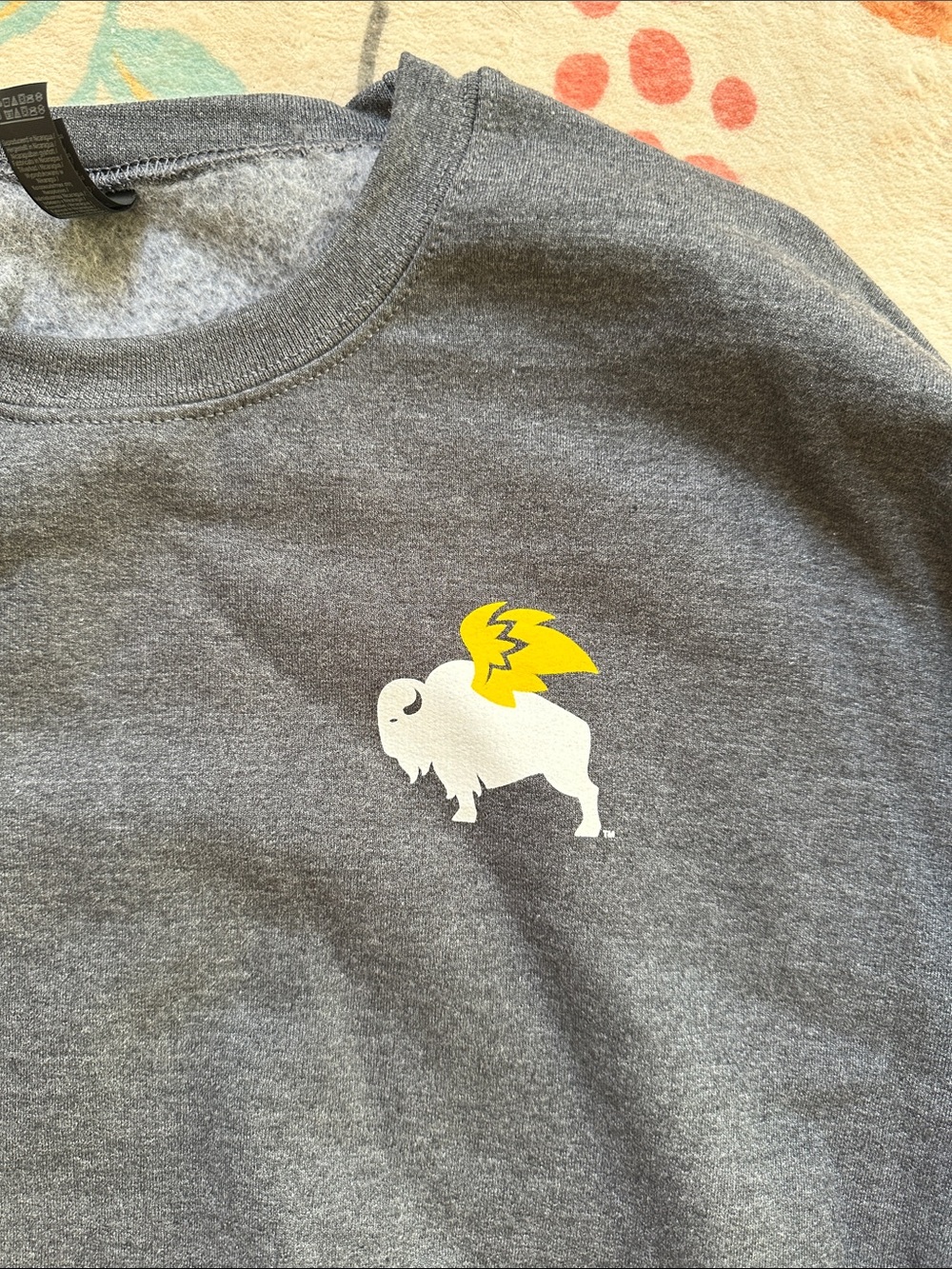 Gildan Charcoal Gray Crewneck with White & Yellow Buffalo Wild Wings Logo - Picture 3 of 4